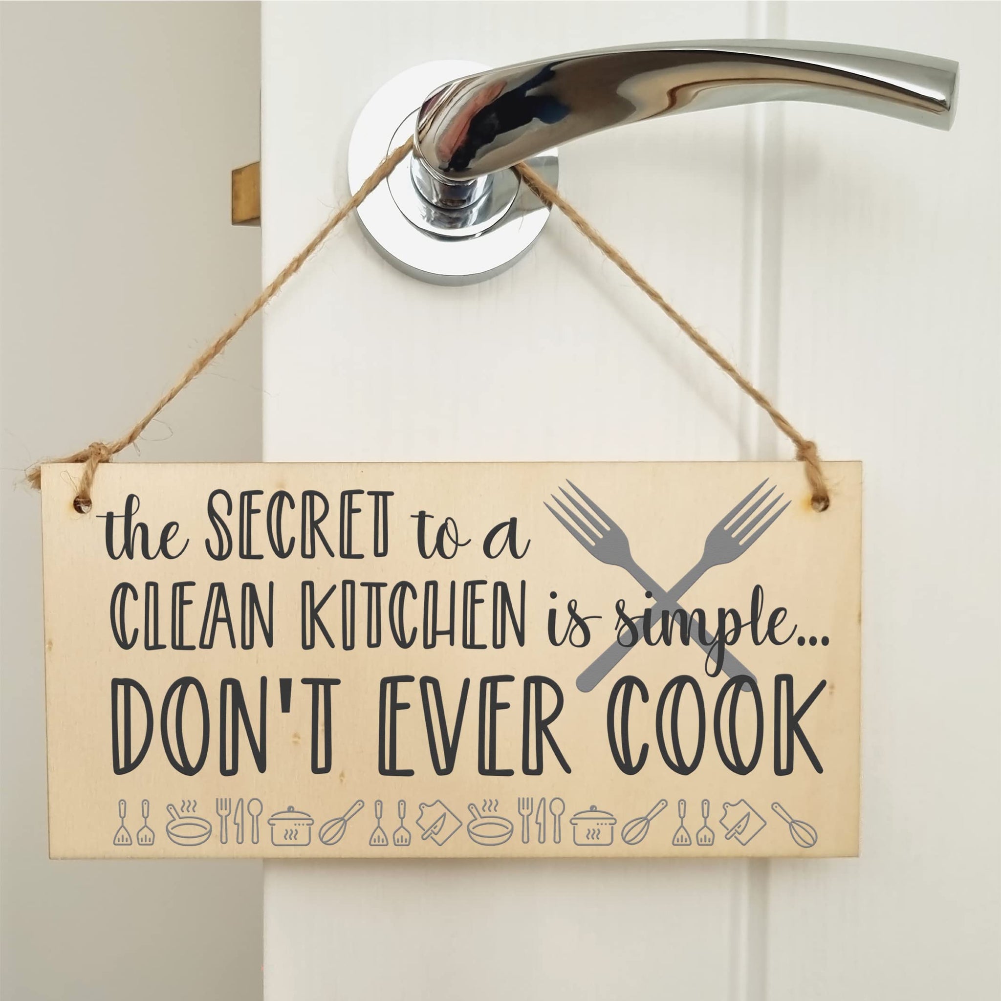 Secret to a clean kitchen Don't Cook Funny Novelty Handmade Wooden Plaque Kitchen Baking Hanging Sign Home Décor
