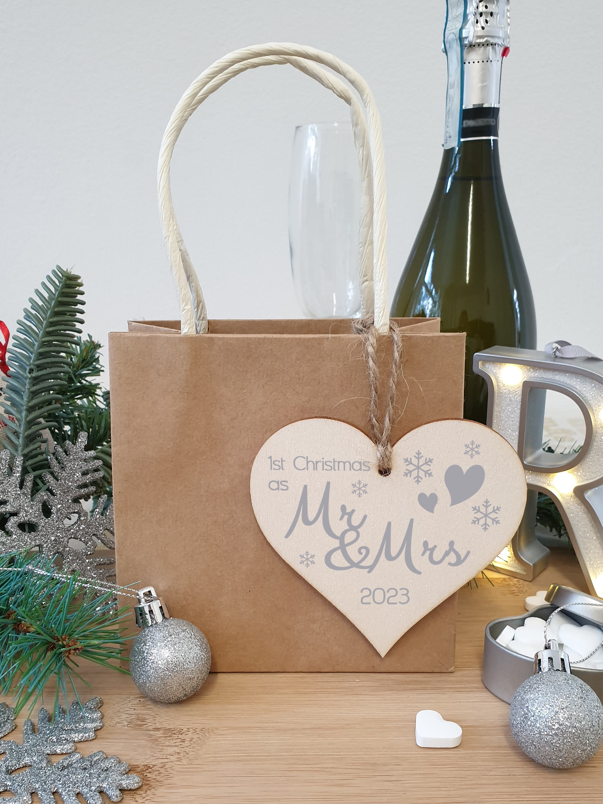 Handmade Christmas Hanging Wooden Heart Plaque Decoration Gift to wish someone special a merry xmas festive bauble