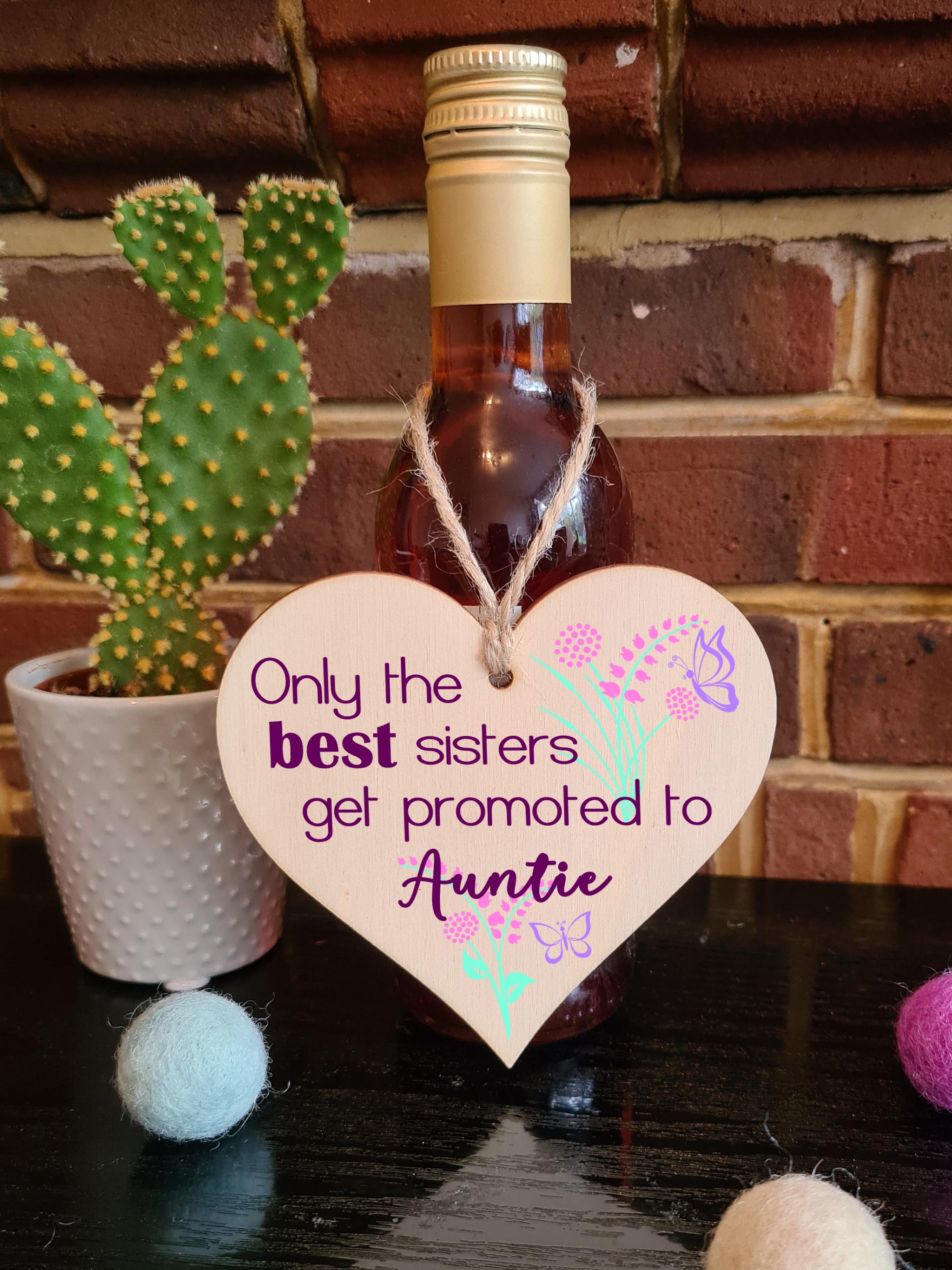 Handmade Wooden Hanging Heart Plaque Mother's Day Gift perfect for new Aunties fun special keepsake Only the best sisters get promoted from niece nephew card alternative
