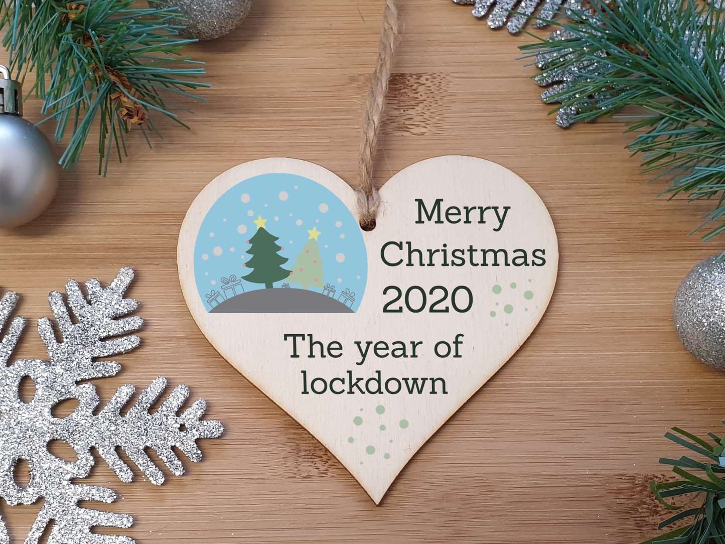 Handmade Wooden Hanging Heart Plaque Christmas Tree Bauble 2020 Year of Lockdown Family Celebration Trees Gifts Snowglobe Design
