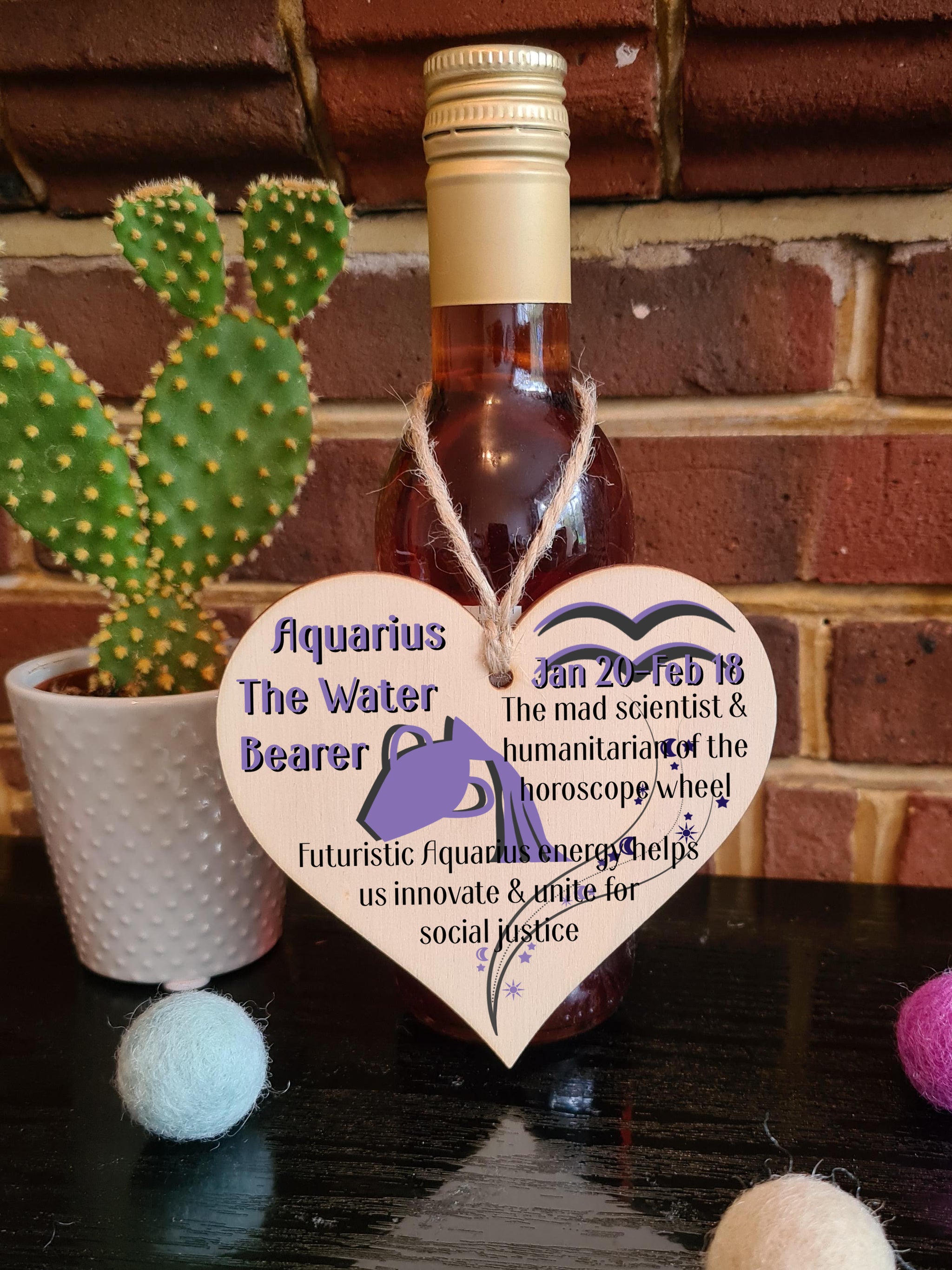 Handmade Wooden Hanging Heart Plaque Gift Signs of the Zodiac Aquarius Astrological Star Sign Keepsake Card Alternative