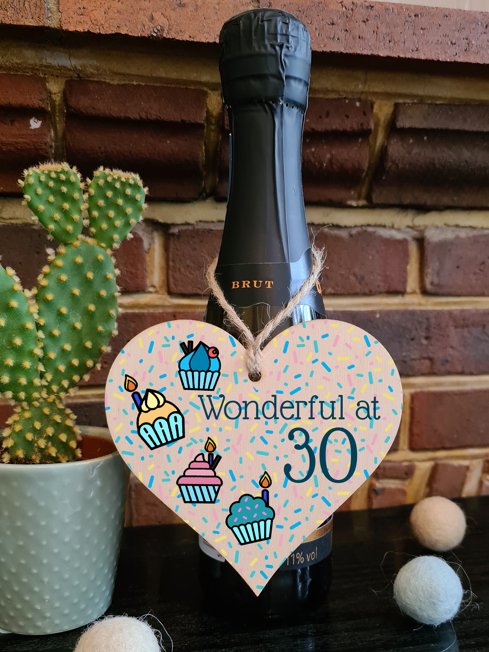 Handmade Wooden Hanging Heart Plaque Gift Wonderful at Thirty Birthday Card Alternative Wall Hanger Bottle Decoration
